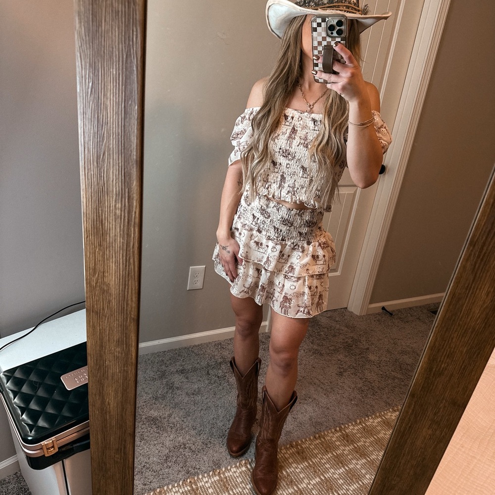 NWT Western Scene High-Waisted Skort | Cream